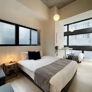 アパート Bhotel Nekoyard - Stylish Loft Steps From Peace Park, 広島市